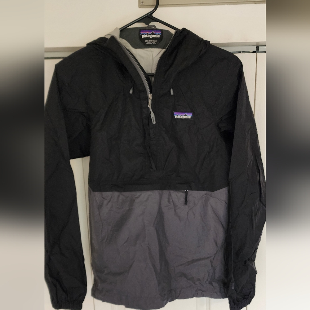 Patagonia Torrentshell waterproof 1/4 zip windbreaker